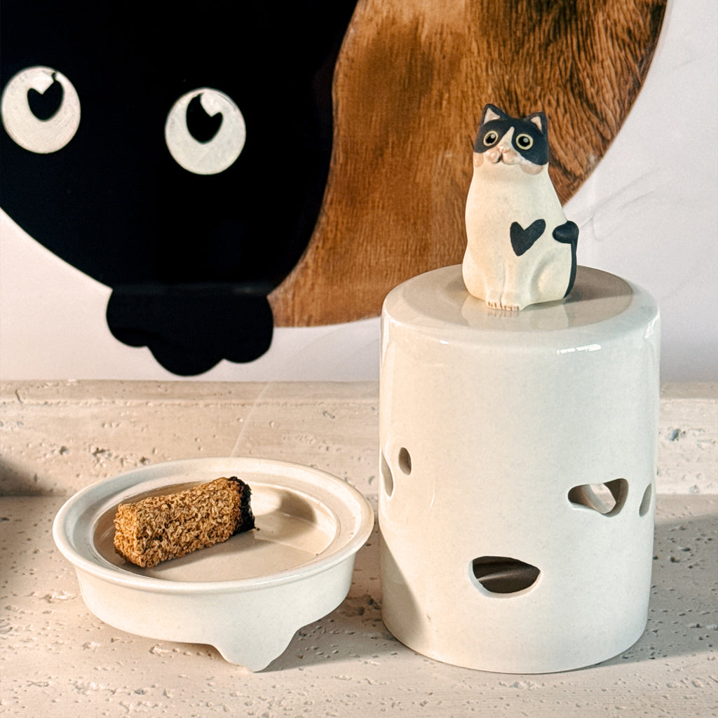 Ceramic Tablets holder "Loving cat"