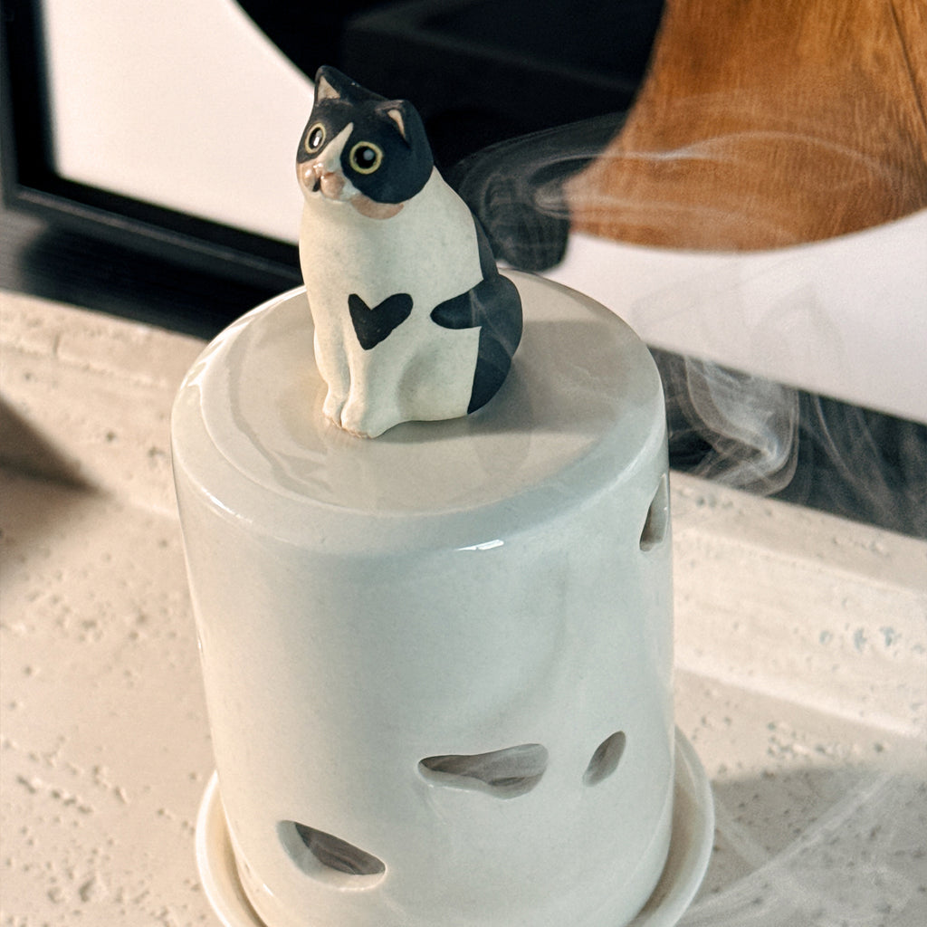 Ceramic Tablets holder "Loving cat"