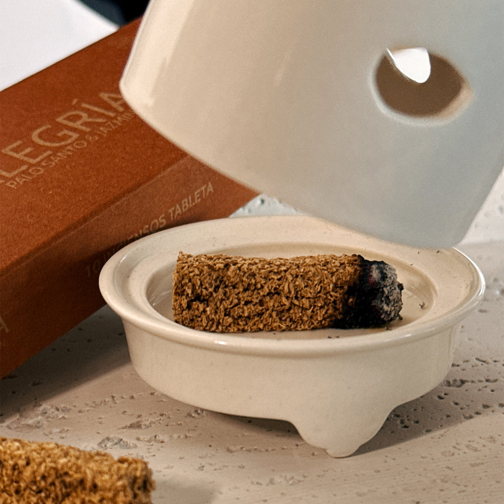 Ceramic Tablets holder "Loving cat"